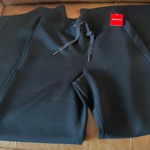 Spanx air essentials wide leg pant..